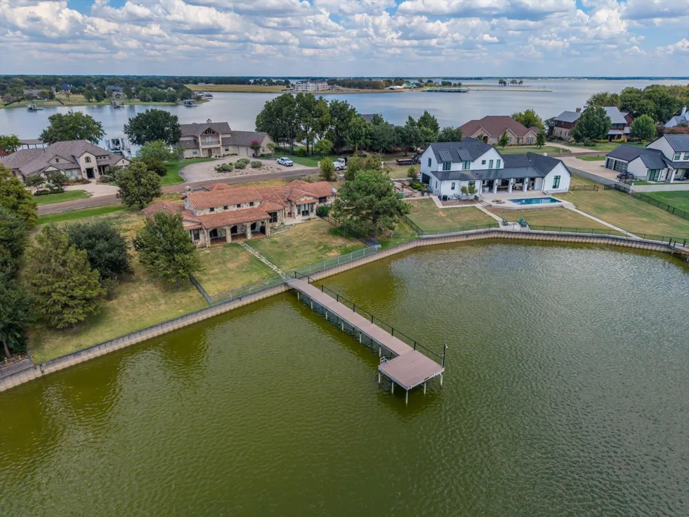 1160 The Shores Drive Corsicana, TX 75109
