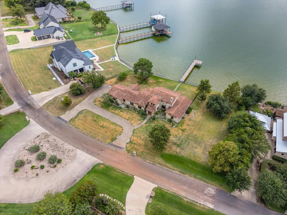 1160 The Shores Drive Corsicana, TX 75109
