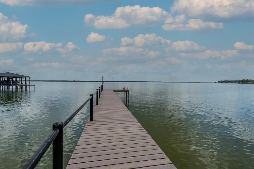 1160 The Shores Drive Corsicana, TX 75109