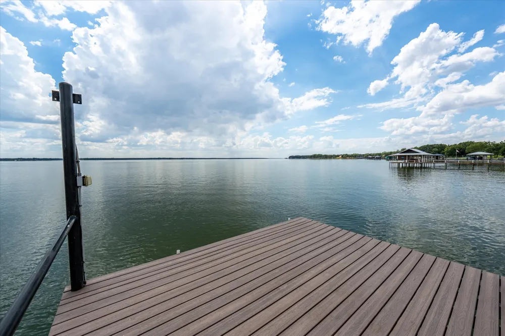 1160 The Shores Drive Corsicana, TX 75109