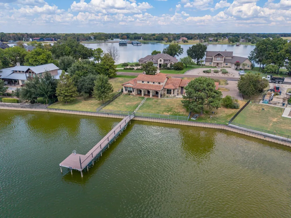 1160 The Shores Drive Corsicana, TX 75109