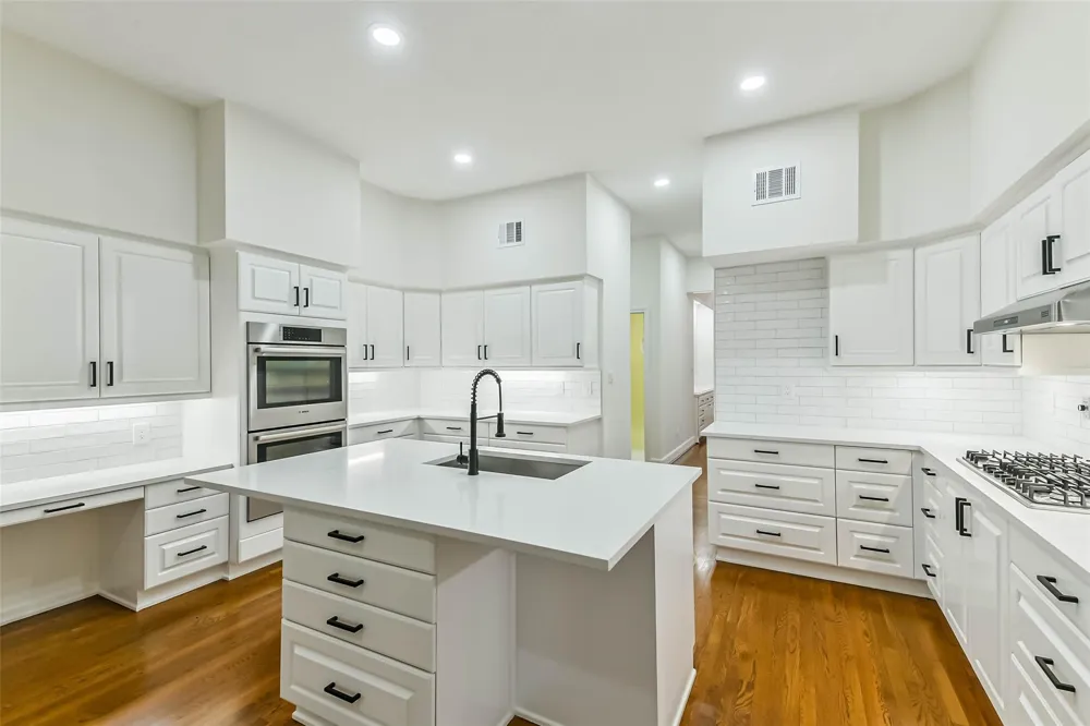 82 Broad Cove Lane Montgomery, TX 77356