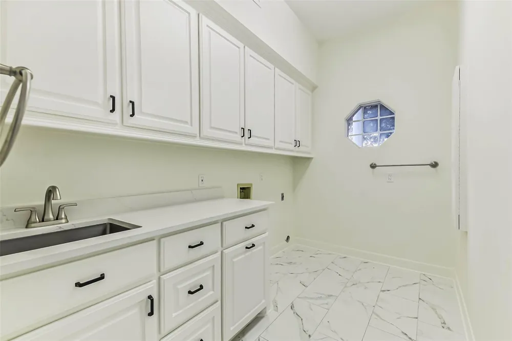 82 Broad Cove Lane Montgomery, TX 77356