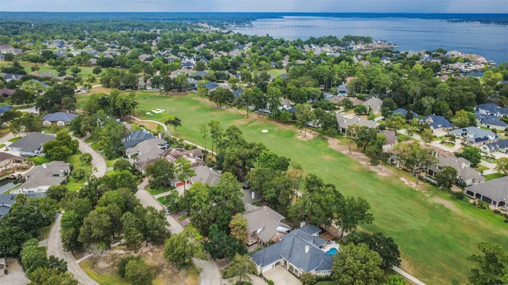 82 Broad Cove Lane Montgomery, TX 77356