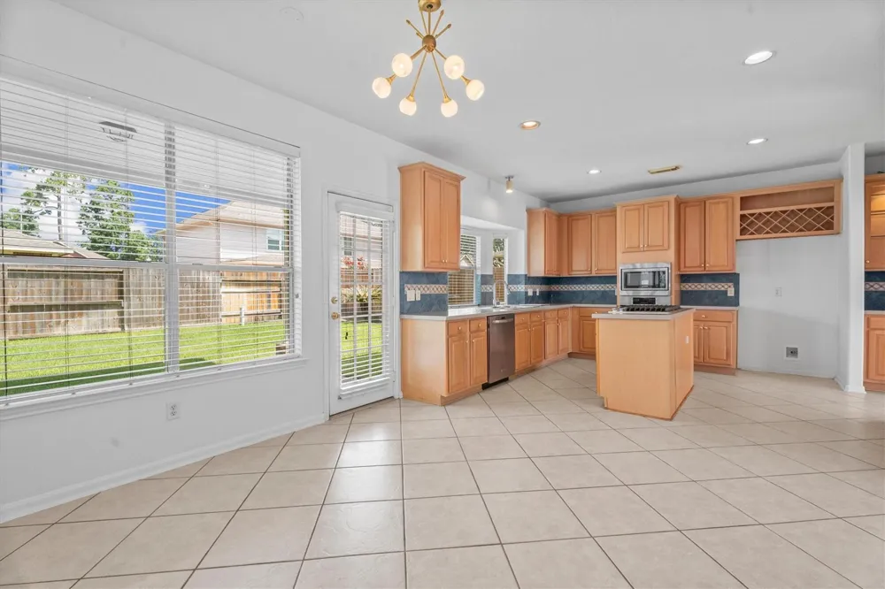 9218 Memorial Pines Way Spring, TX 77379