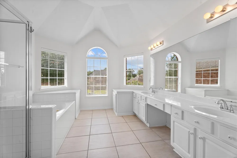 9218 Memorial Pines Way Spring, TX 77379
