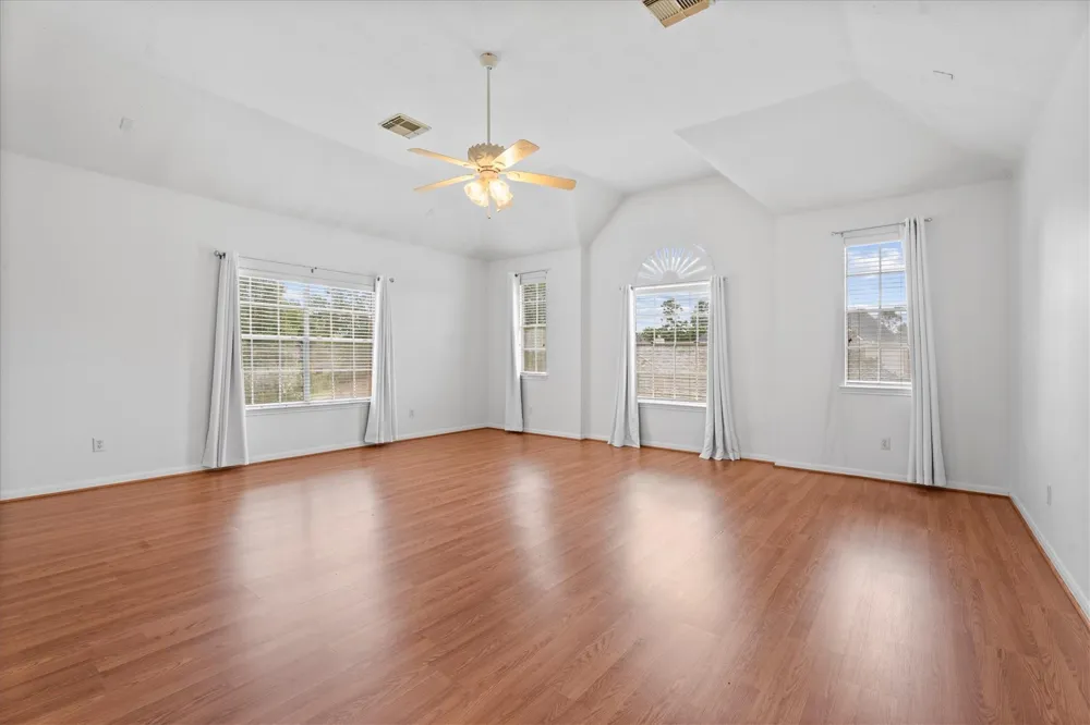 9218 Memorial Pines Way Spring, TX 77379