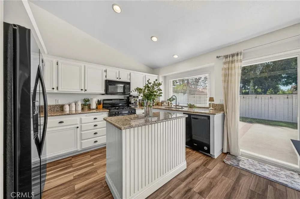 3956 Klamath River Ontario, CA 91761