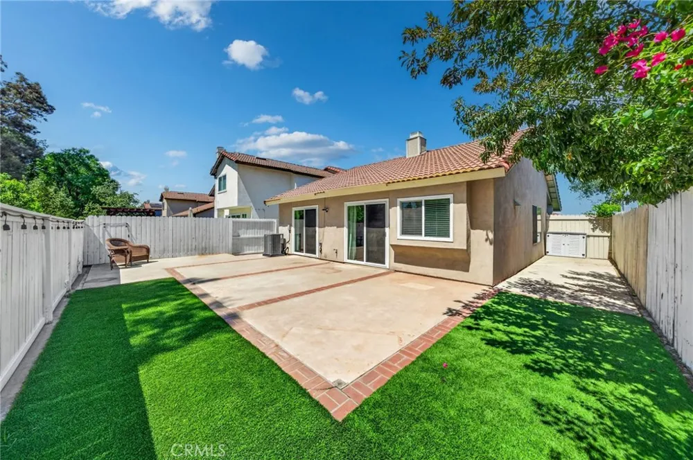 3956 Klamath River Ontario, CA 91761