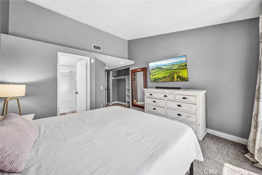 3956 Klamath River Ontario, CA 91761