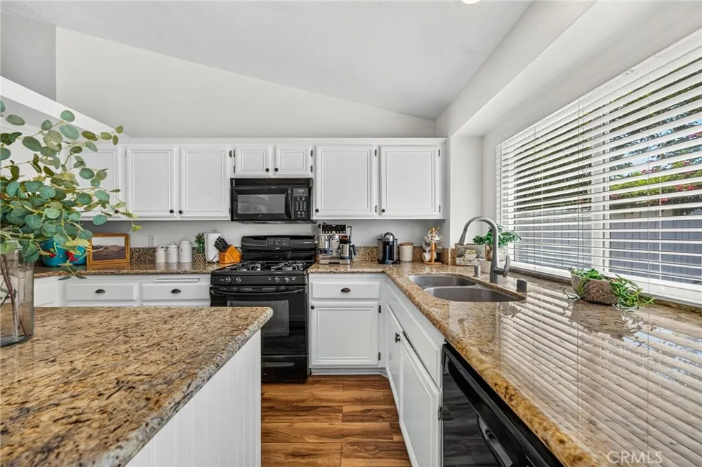 3956 Klamath River Ontario, CA 91761