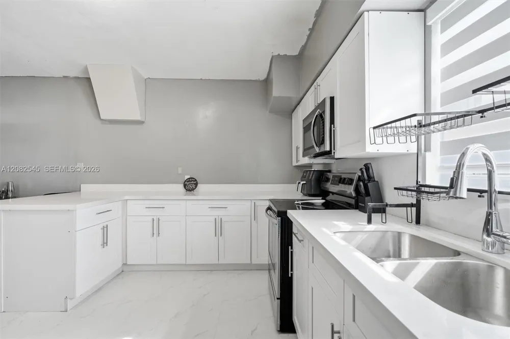 19801 NE 1st Ave Miami, FL 33179