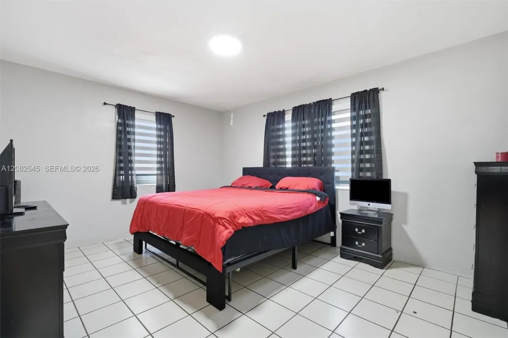19801 NE 1st Ave Miami, FL 33179