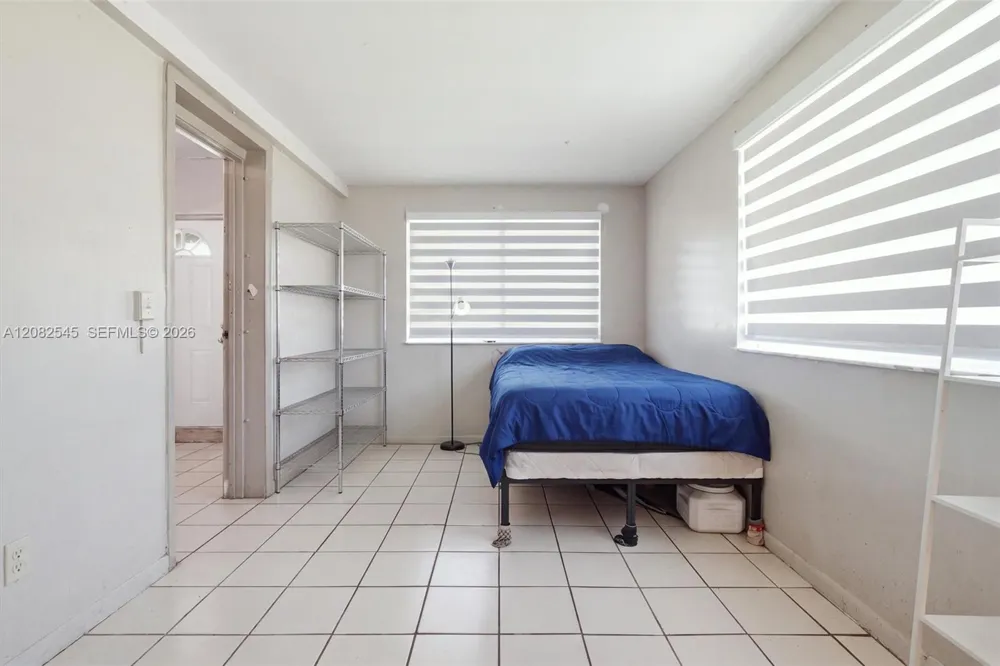 19801 NE 1st Ave Miami, FL 33179