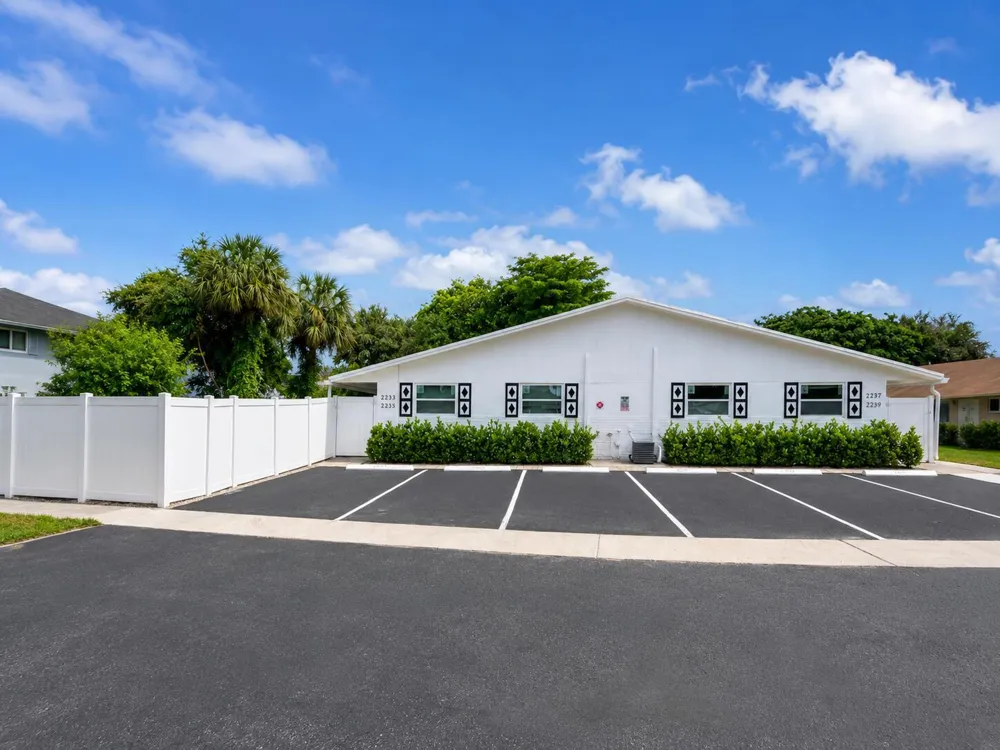 2235 NW 57th Avenue Lauderhill, FL 33313