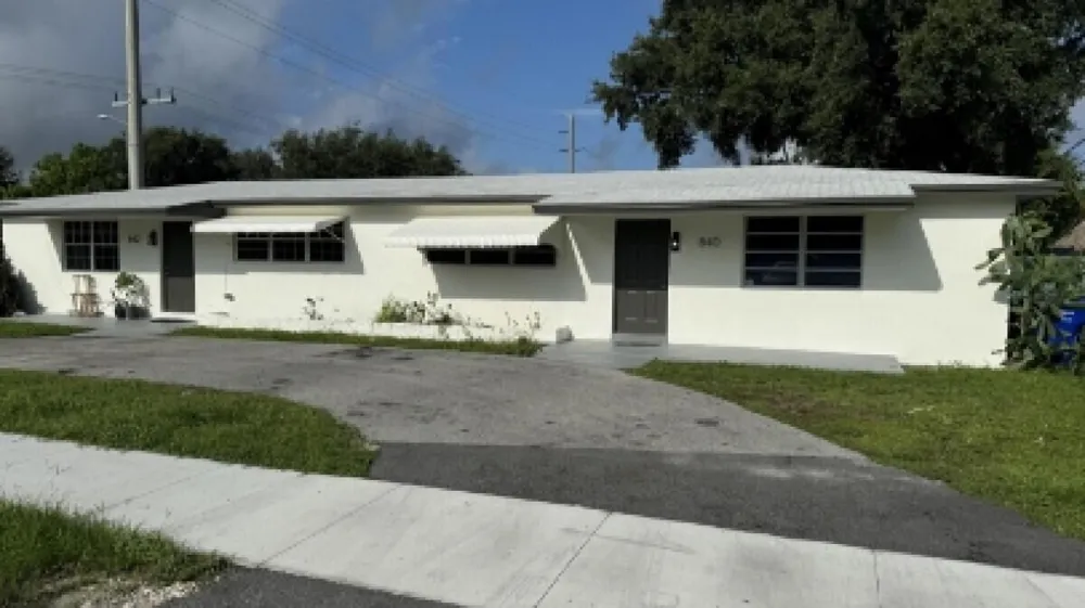 842 S 63rd Avenue Hollywood, FL 33023