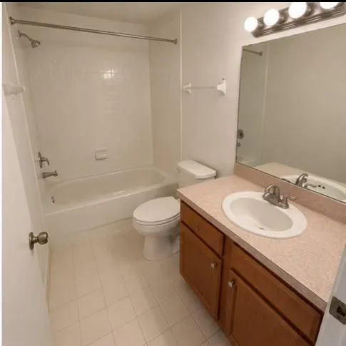 2445 SW 18TH #406 Fort Lauderdale, FL 33315