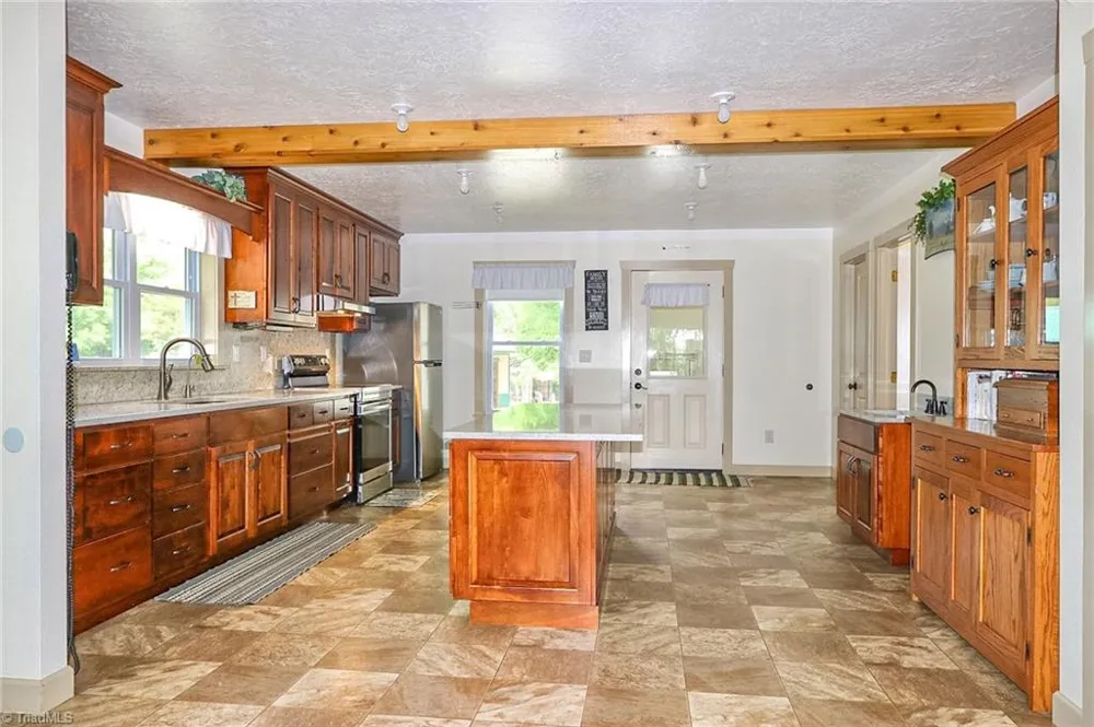 4844 Saint Paul Church Road Hamptonville, NC 27020