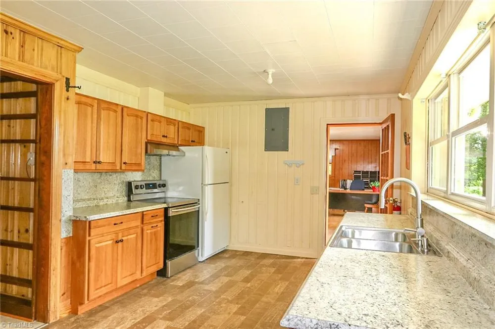 4844 Saint Paul Church Road Hamptonville, NC 27020