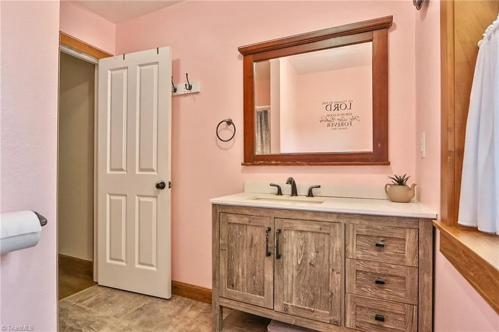 4844 Saint Paul Church Road Hamptonville, NC 27020