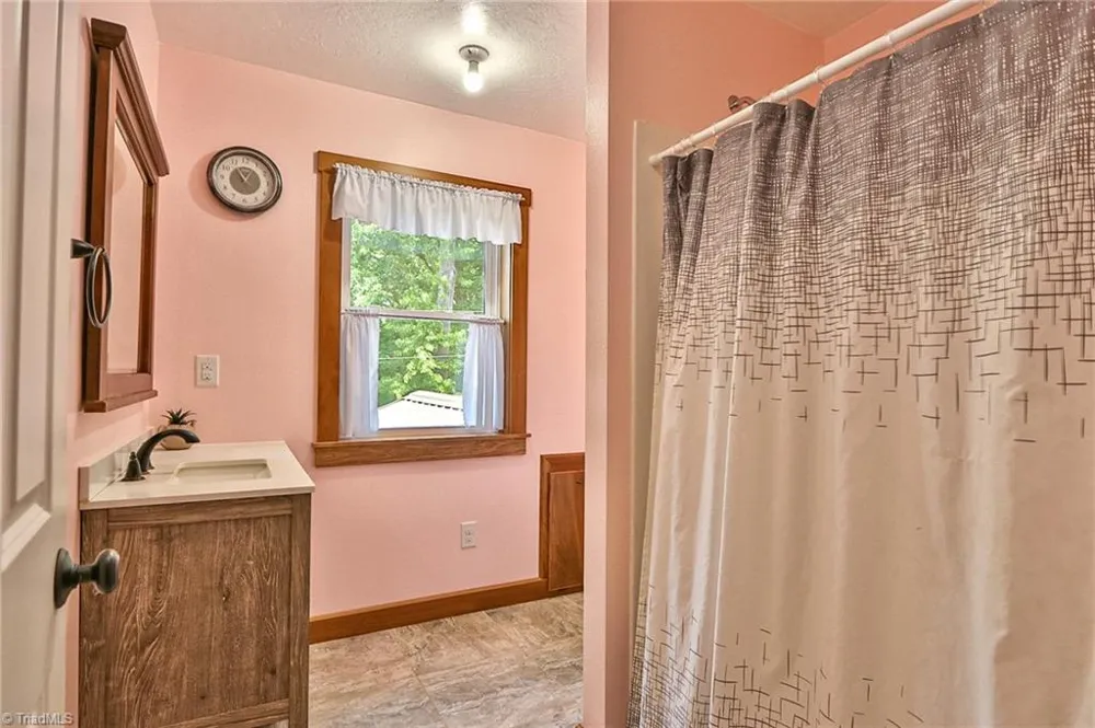 4844 Saint Paul Church Road Hamptonville, NC 27020