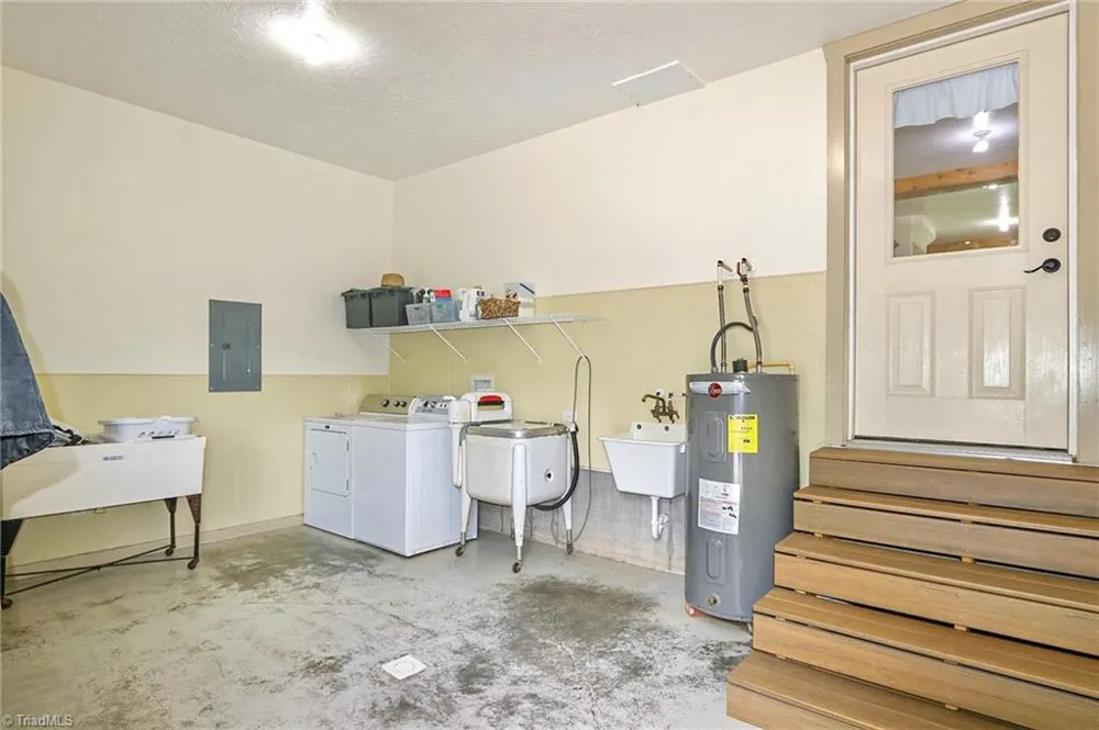4844 Saint Paul Church Road Hamptonville, NC 27020