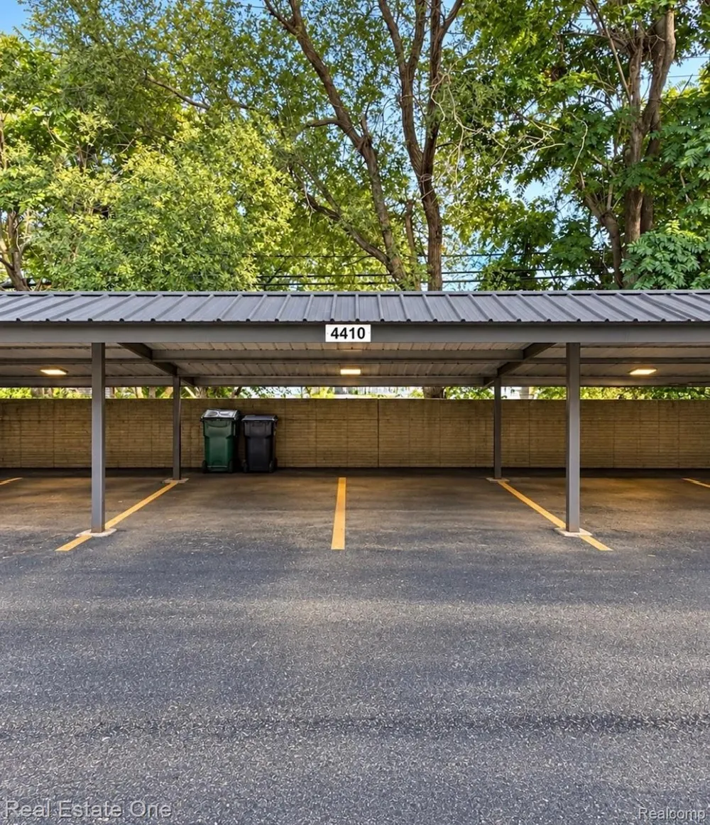 4410 Rochester Road Royal Oak City, MI 48073