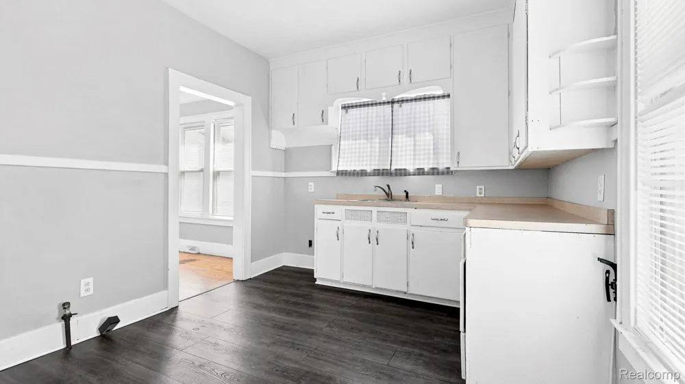 1635 Mill Street Lincoln Park City, MI 48146