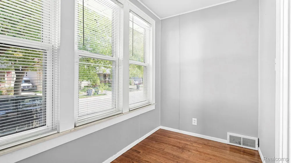 1635 Mill Street Lincoln Park City, MI 48146