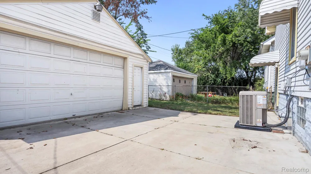 1635 Mill Street Lincoln Park City, MI 48146