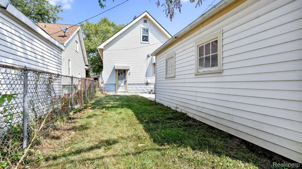 1635 Mill Street Lincoln Park City, MI 48146