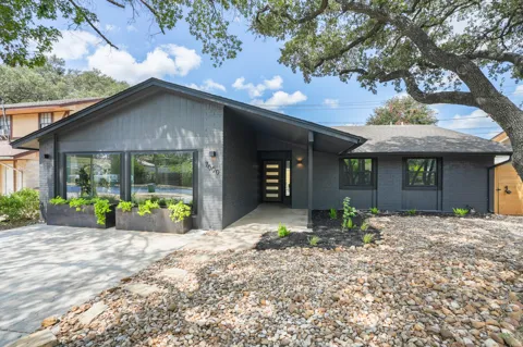 7000 Shadywood Drive
