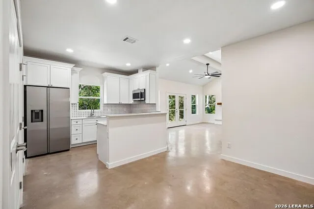 287 DEER OAKS DR Lakehills, TX 78063