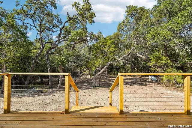 287 DEER OAKS DR Lakehills, TX 78063