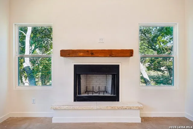 287 DEER OAKS DR Lakehills, TX 78063