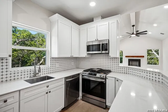 287 DEER OAKS DR Lakehills, TX 78063