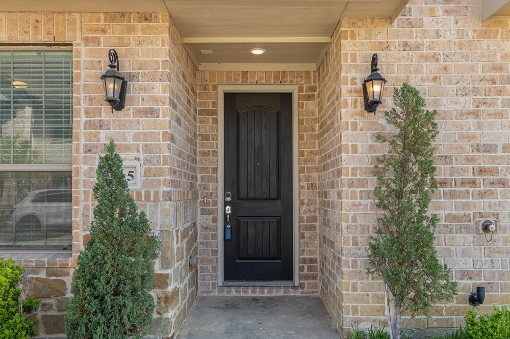 315 Ferndale Street Lewisville, TX 75056