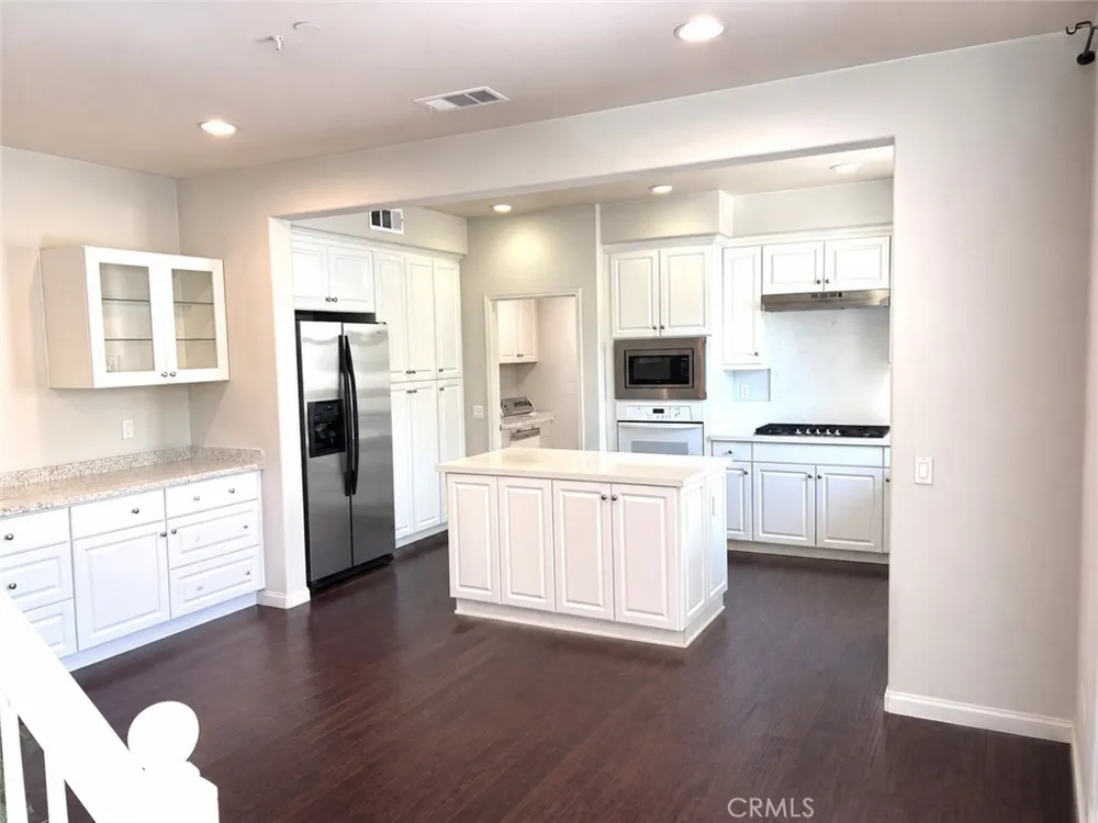 15563 Jasmine Place Tustin, CA 92782