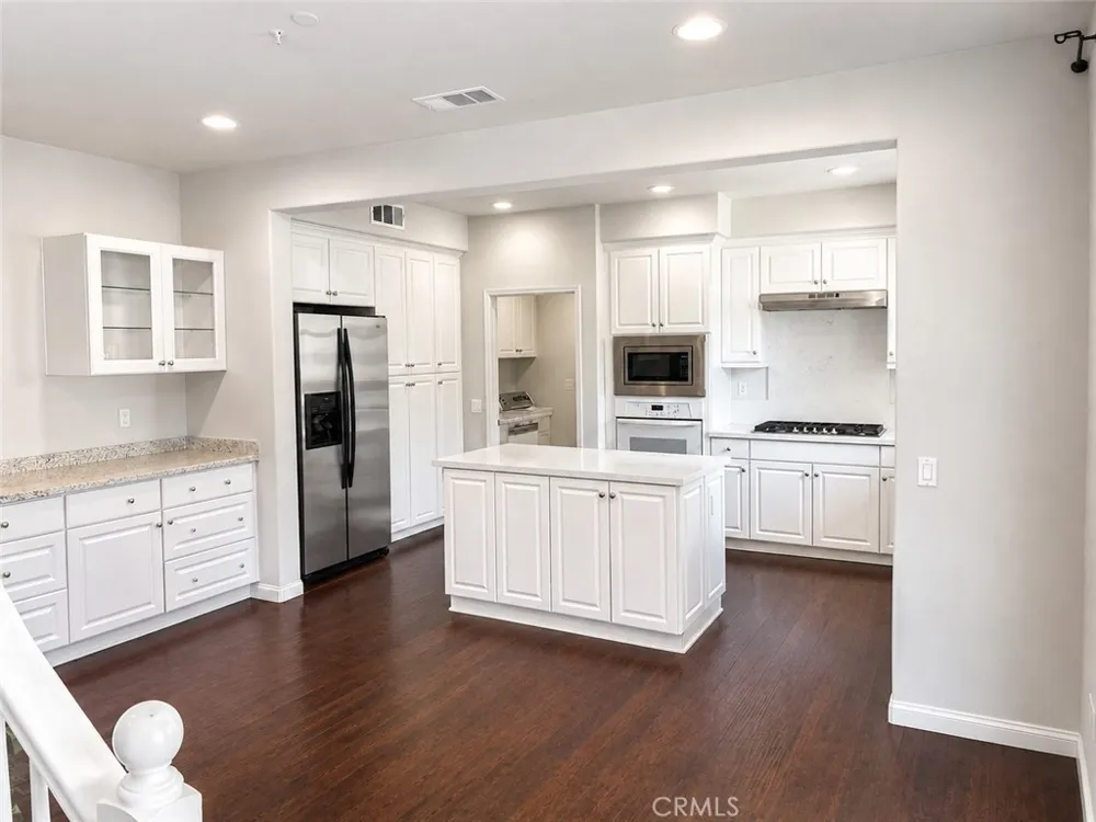 15563 Jasmine Place Tustin, CA 92782