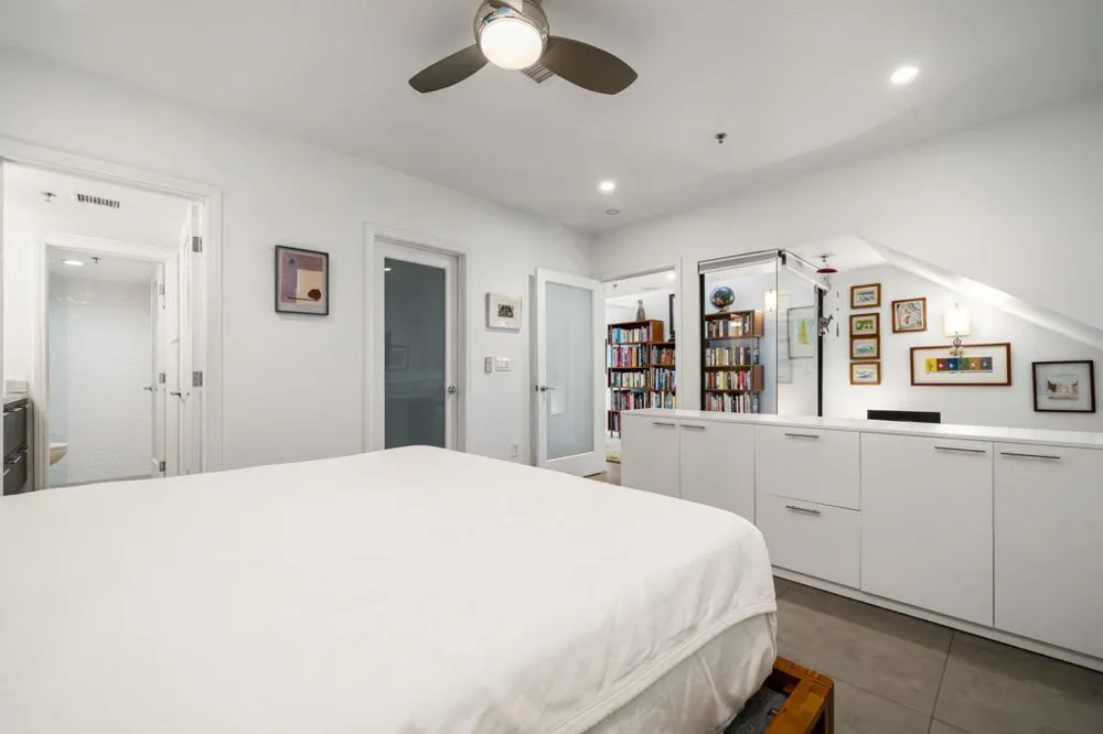 1530 Kaweah Road Palm Springs, CA 92262