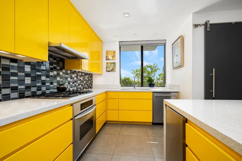 1530 Kaweah Road Palm Springs, CA 92262
