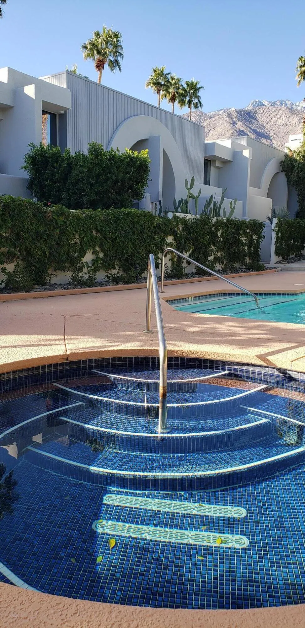 1530 Kaweah Road Palm Springs, CA 92262