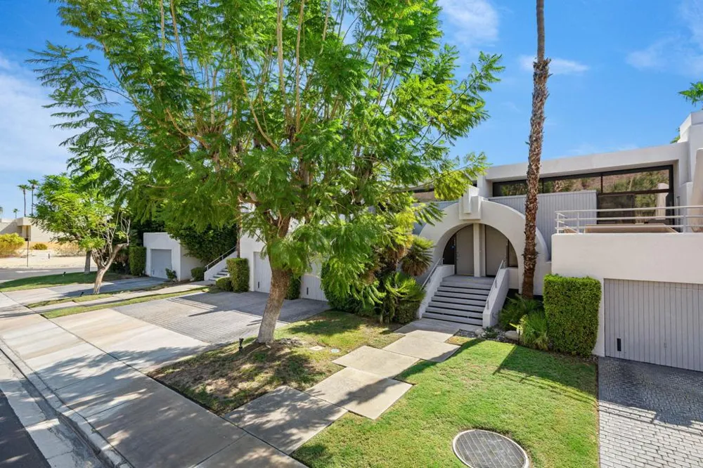1530 Kaweah Road Palm Springs, CA 92262