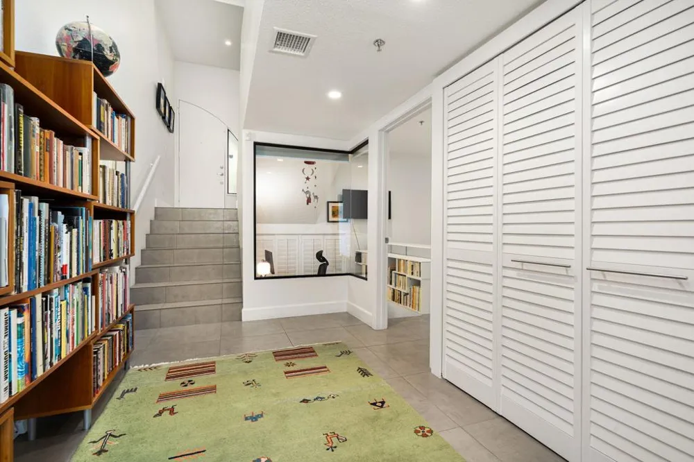 1530 Kaweah Road Palm Springs, CA 92262