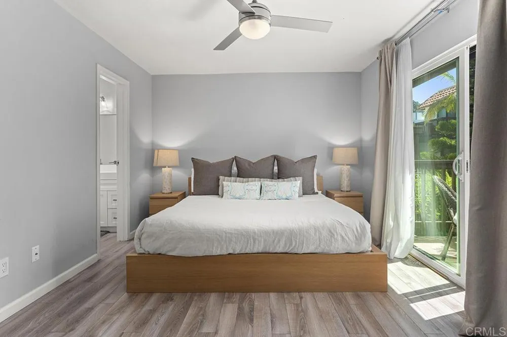 515 Stratford Court #3 Del Mar, CA 92014