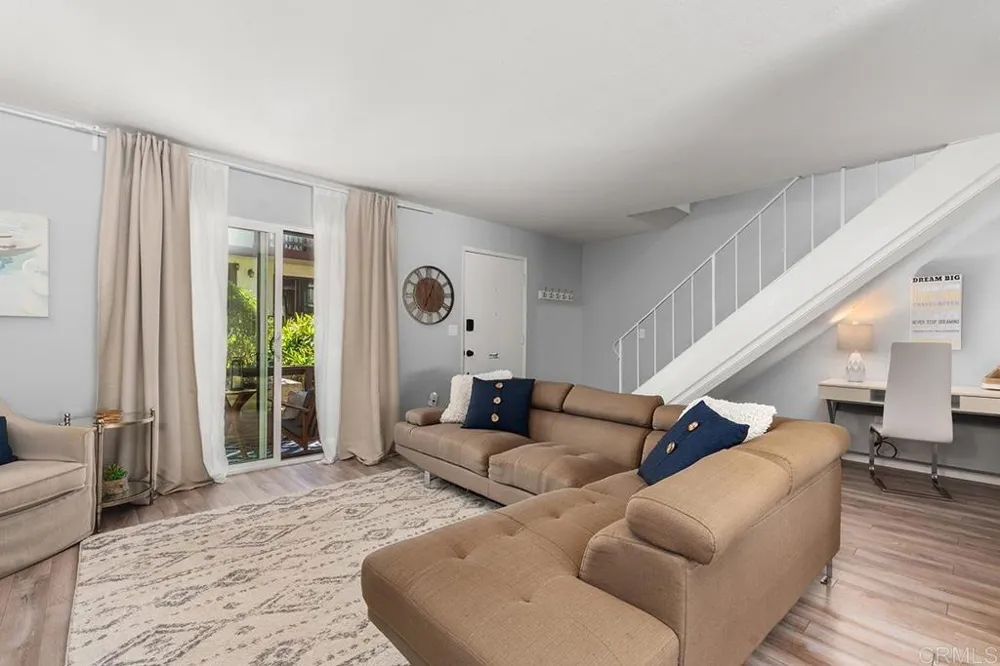 515 Stratford Court #3 Del Mar, CA 92014