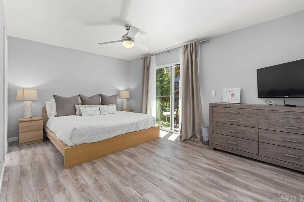 515 Stratford Court #3 Del Mar, CA 92014