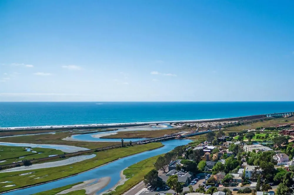 515 Stratford Court #3 Del Mar, CA 92014