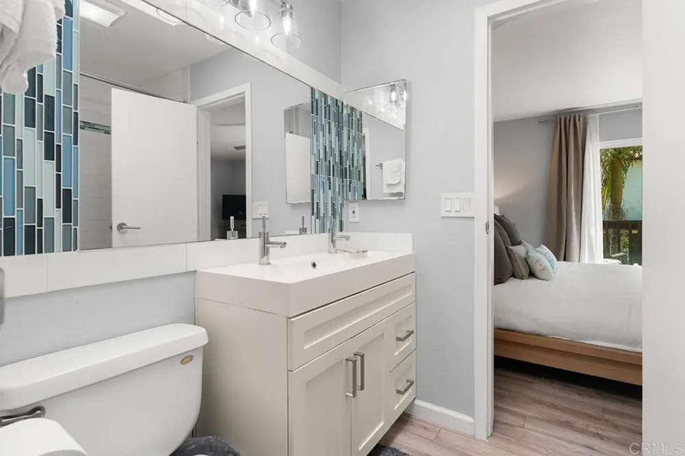 515 Stratford Court #3 Del Mar, CA 92014