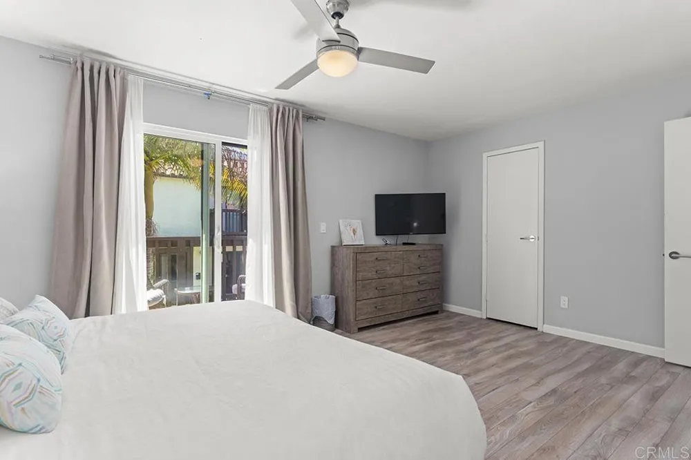 515 Stratford Court #3 Del Mar, CA 92014